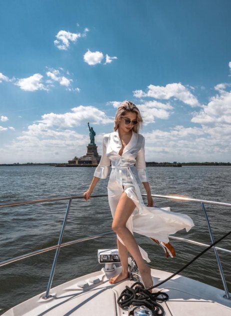  is Female Escorts. | New York / Manhattan | New York | United States | scarletamour.com 