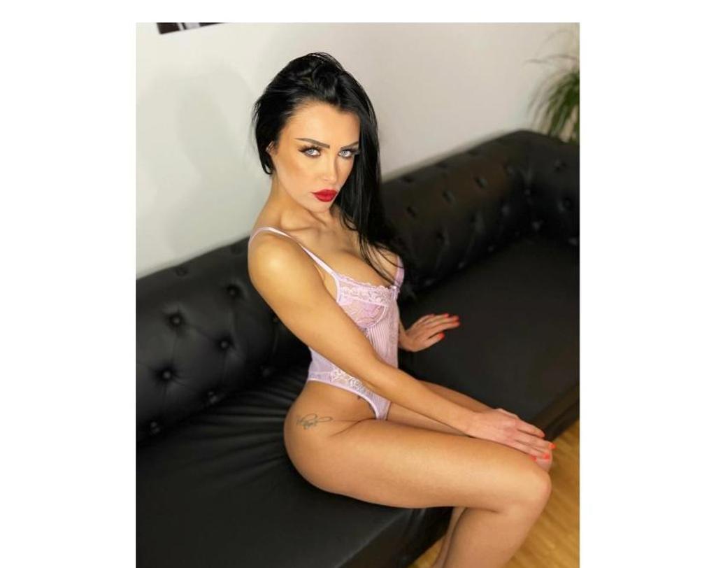  is Female Escorts. | Leeds | United Kingdom | United Kingdom | scarletamour.com 