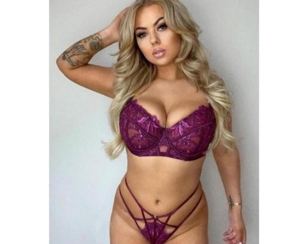  is Female Escorts. | Essex | United Kingdom | United Kingdom | scarletamour.com 