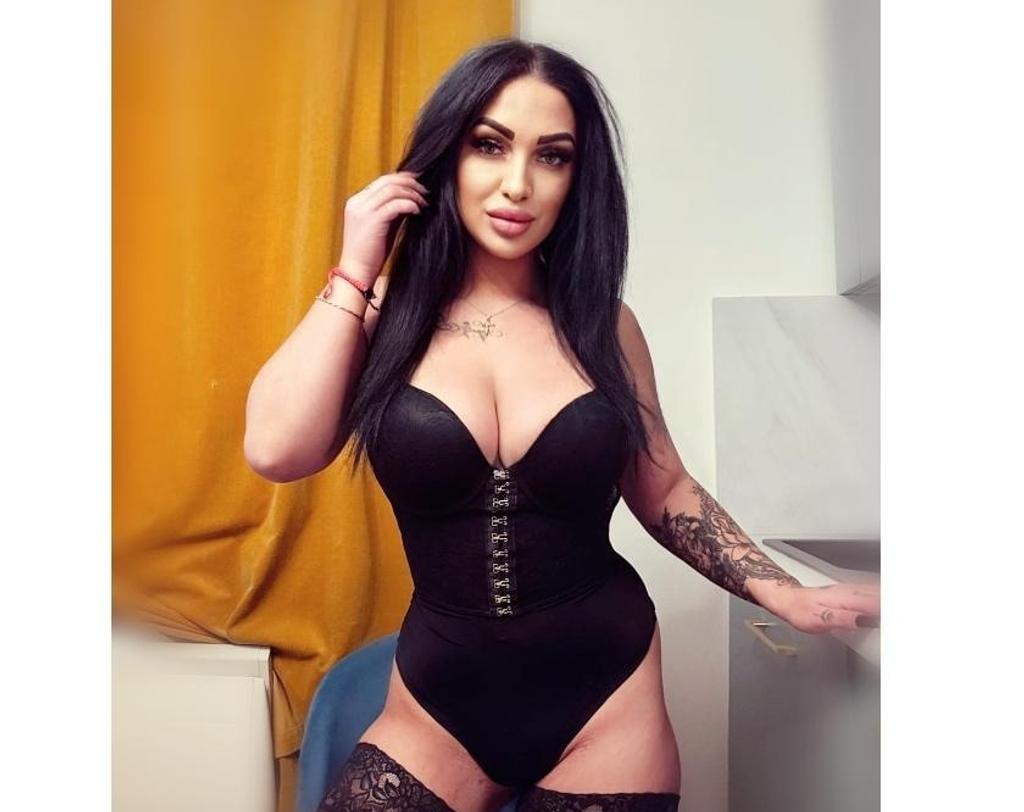  is Female Escorts. | London | United Kingdom | United Kingdom | scarletamour.com 