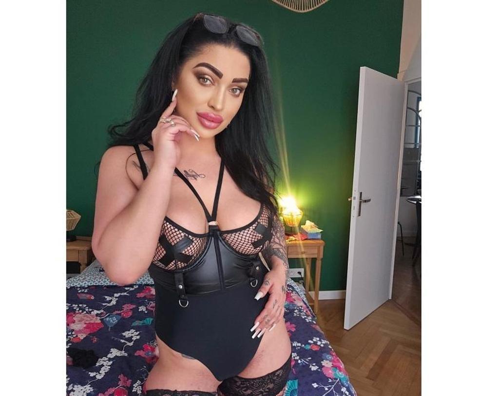  is Female Escorts. | London | United Kingdom | United Kingdom | scarletamour.com 