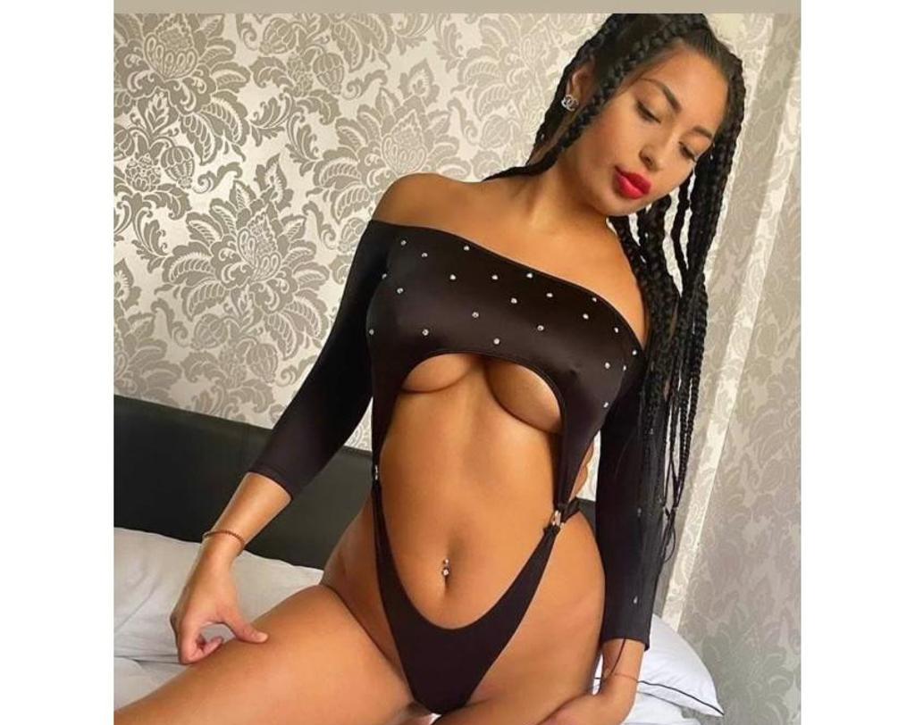  is Female Escorts. | London | United Kingdom | United Kingdom | scarletamour.com 