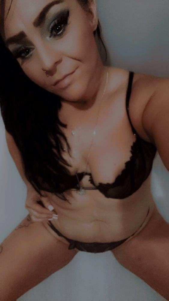 Cheekie Charlie is Female Escorts. | Townsville | Australia | Australia | scarletamour.com 