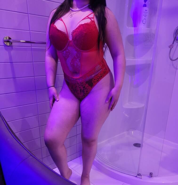 Nikita.Luna.Lucy.Jasmine is Female Escorts. | Montreal | Quebec | Canada | scarletamour.com 