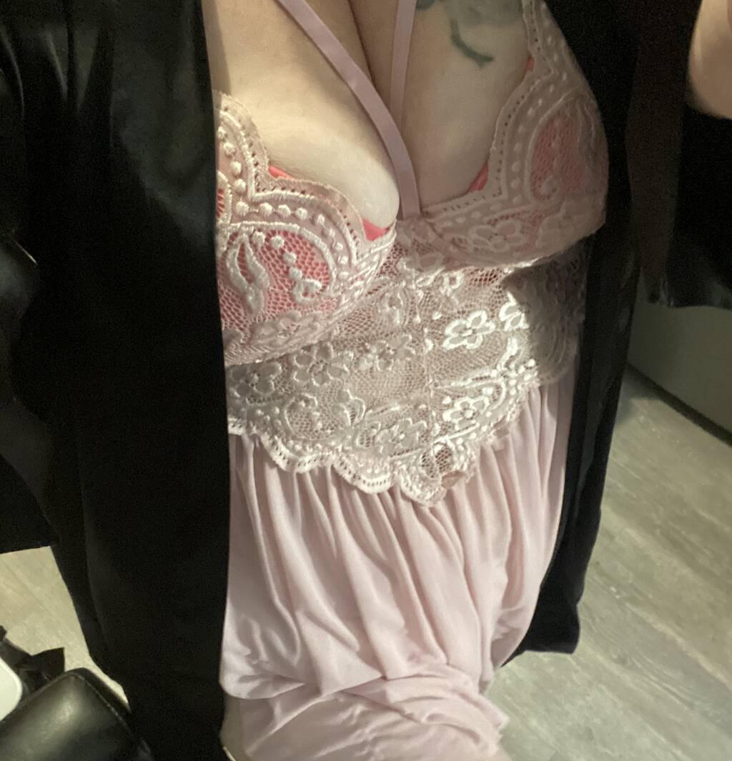 Mandi is Female Escorts. | Lethbridge | Alberta | Canada | scarletamour.com 