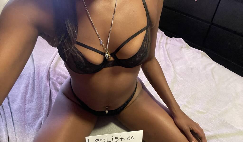 Karen Moon is Female Escorts. | Guelph | Ontario | Canada | scarletamour.com 