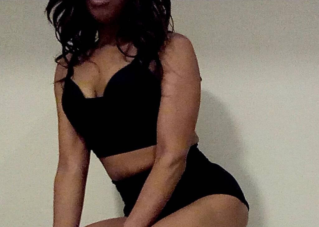 Naomi is Female Escorts. | Guelph | Ontario | Canada | scarletamour.com 