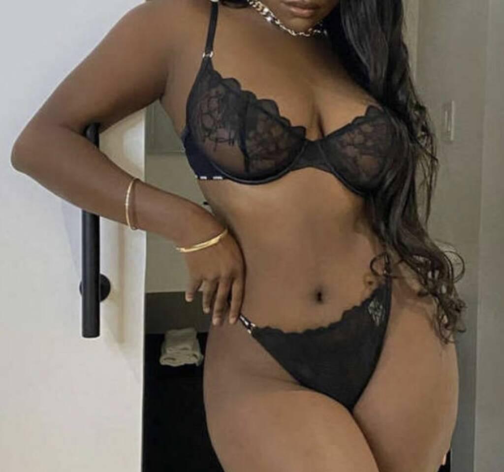 Zoe is Female Escorts. | Thunder Bay | Ontario | Canada | scarletamour.com 