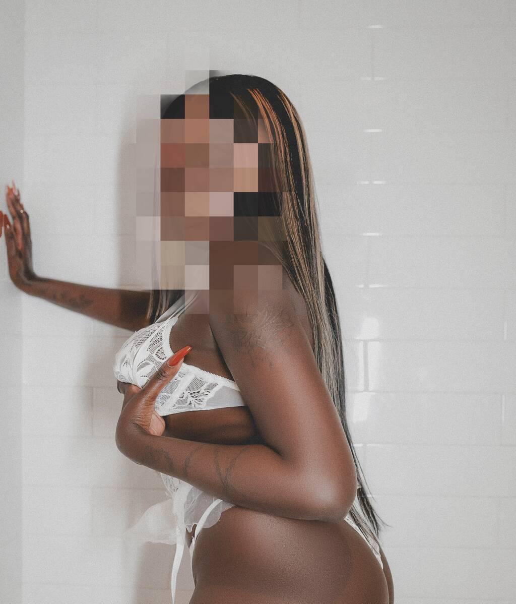 Royal reign is Female Escorts. | Prince Albert | Saskatchewan | Canada | scarletamour.com 