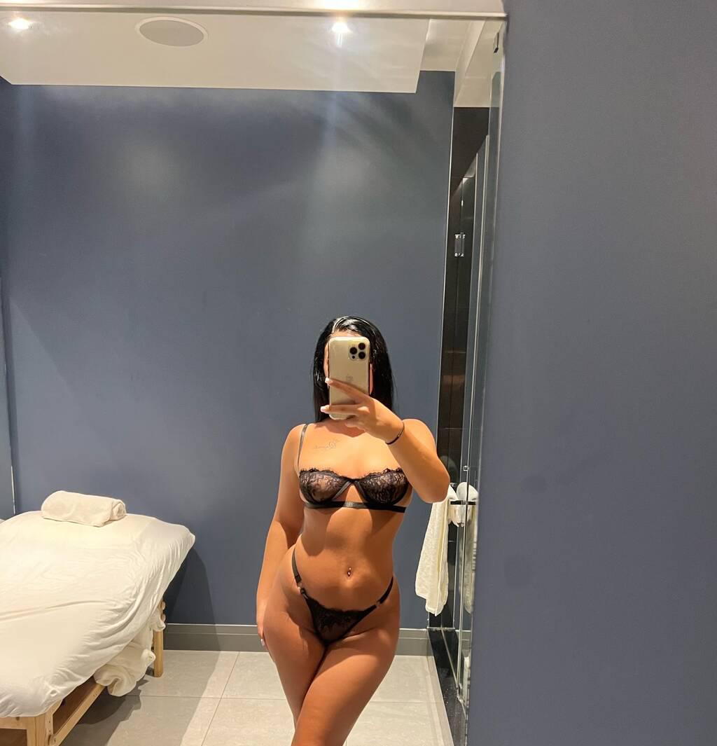 ELLA LOVE is Female Escorts. | Winnipeg | Manitoba | Canada | scarletamour.com 