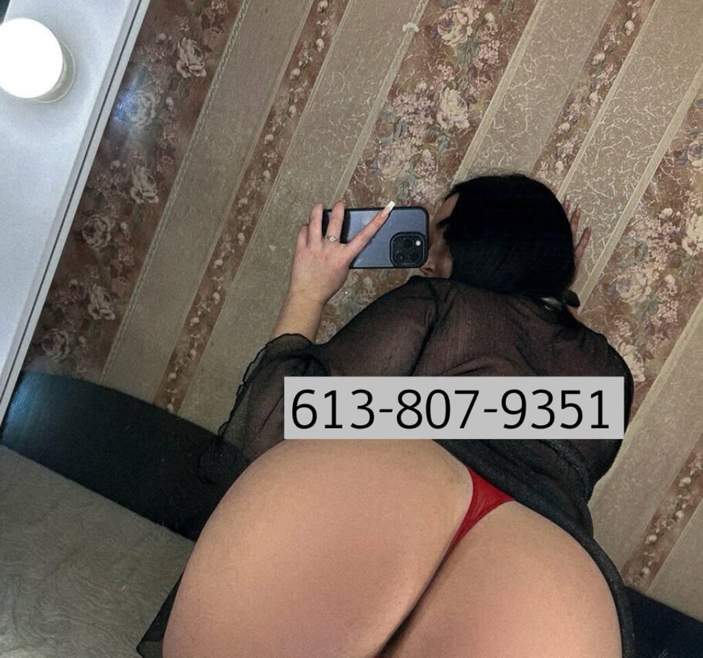 Lisa is Female Escorts. | Barrie | Ontario | Canada | scarletamour.com 