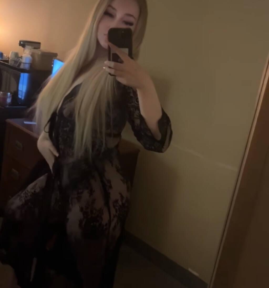 Bella is Female Escorts. | Brandon | Manitoba | Canada | scarletamour.com 