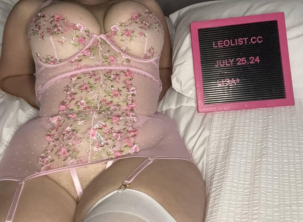 Lisa is Female Escorts. | Sarnia | Ontario | Canada | scarletamour.com 