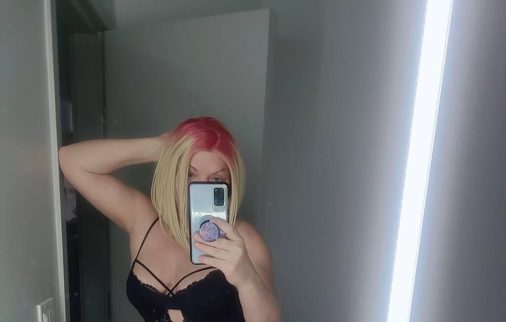 100 sns today only is Female Escorts. | Calgary | Alberta | Canada | scarletamour.com 