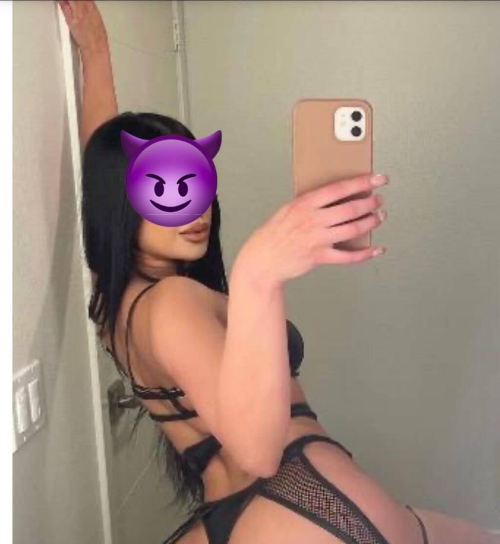 Alexandra is Female Escorts. | Kelowna | British Columbia | Canada | scarletamour.com 