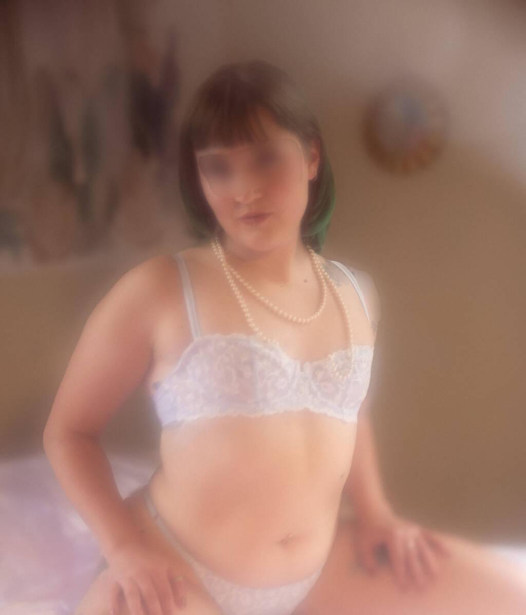 Minka Stone is Female Escorts. | Victoria | British Columbia | Canada | scarletamour.com 