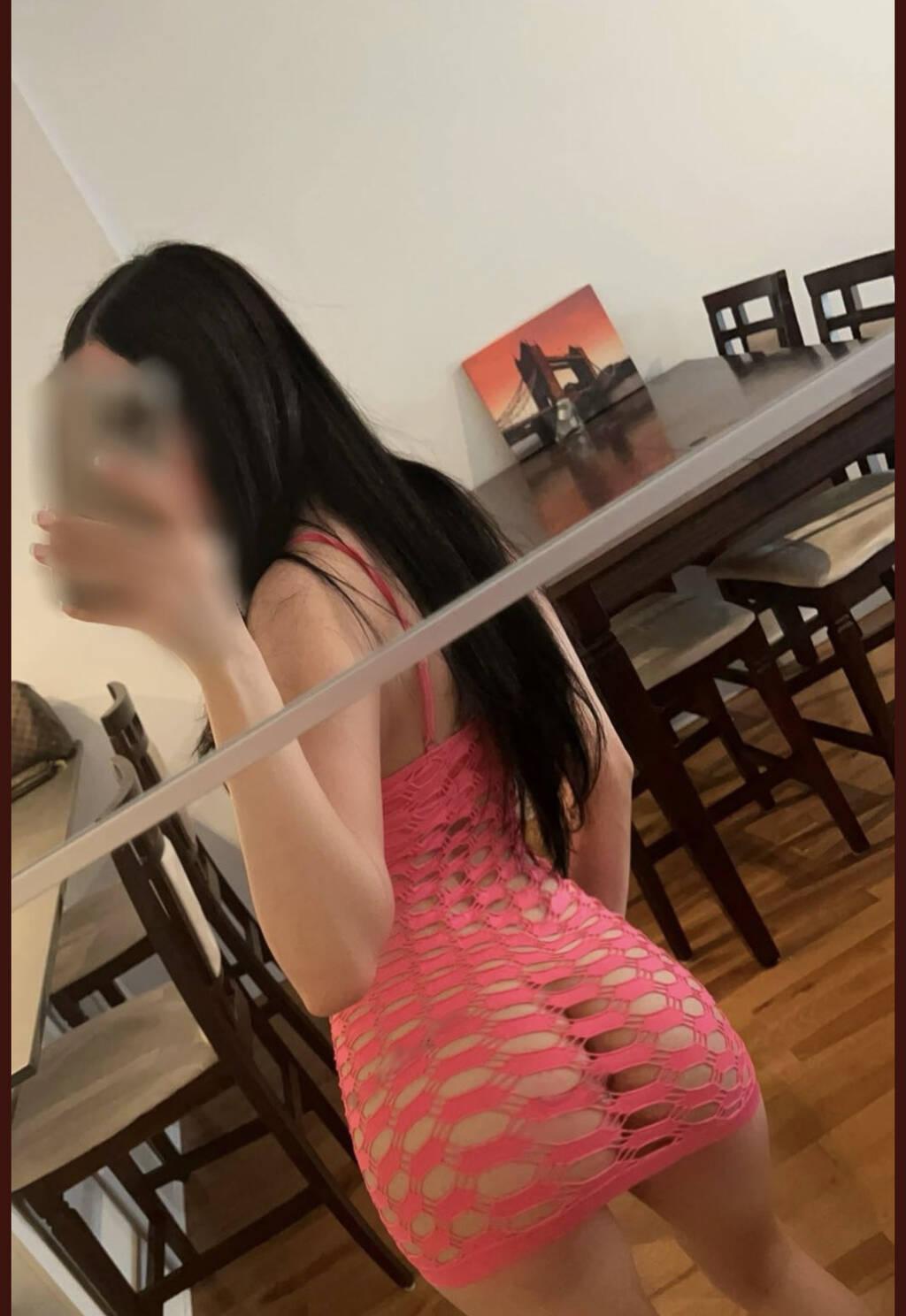 Melina is Female Escorts. | London | Ontario | Canada | scarletamour.com 