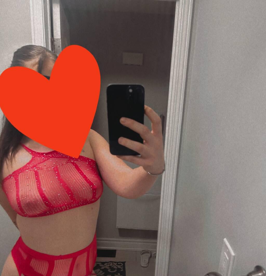 Aurora is Female Escorts. | Hamilton | Ontario | Canada | scarletamour.com 