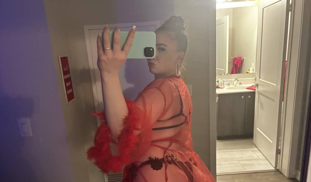 Aurora is Female Escorts. | Hamilton | Ontario | Canada | scarletamour.com 