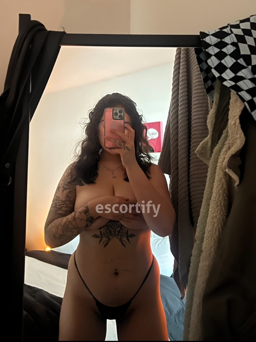 Cora Von Tay is Female Escorts. | Christchurch | New Zealand | New Zeland | scarletamour.com 