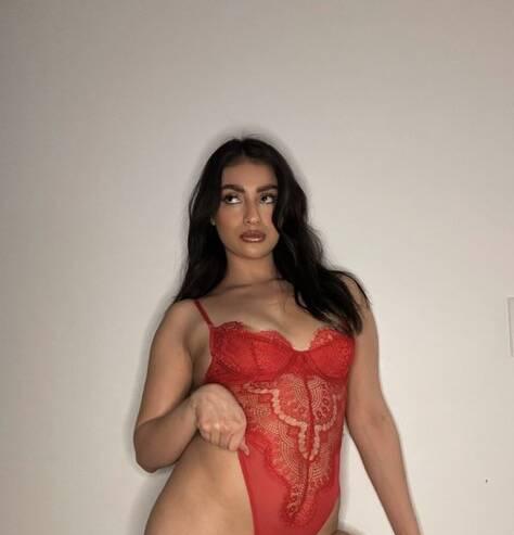 Gurleen is Female Escorts. | Edmonton | Alberta | Canada | scarletamour.com 