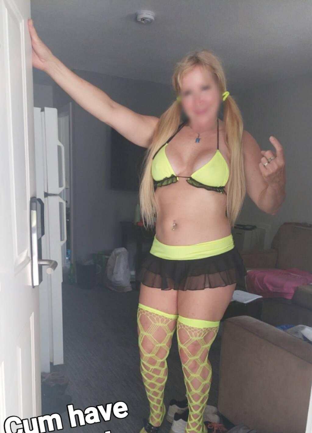 Sexy French Chantal is Female Escorts. | St. Albert | Alberta | Canada | scarletamour.com 