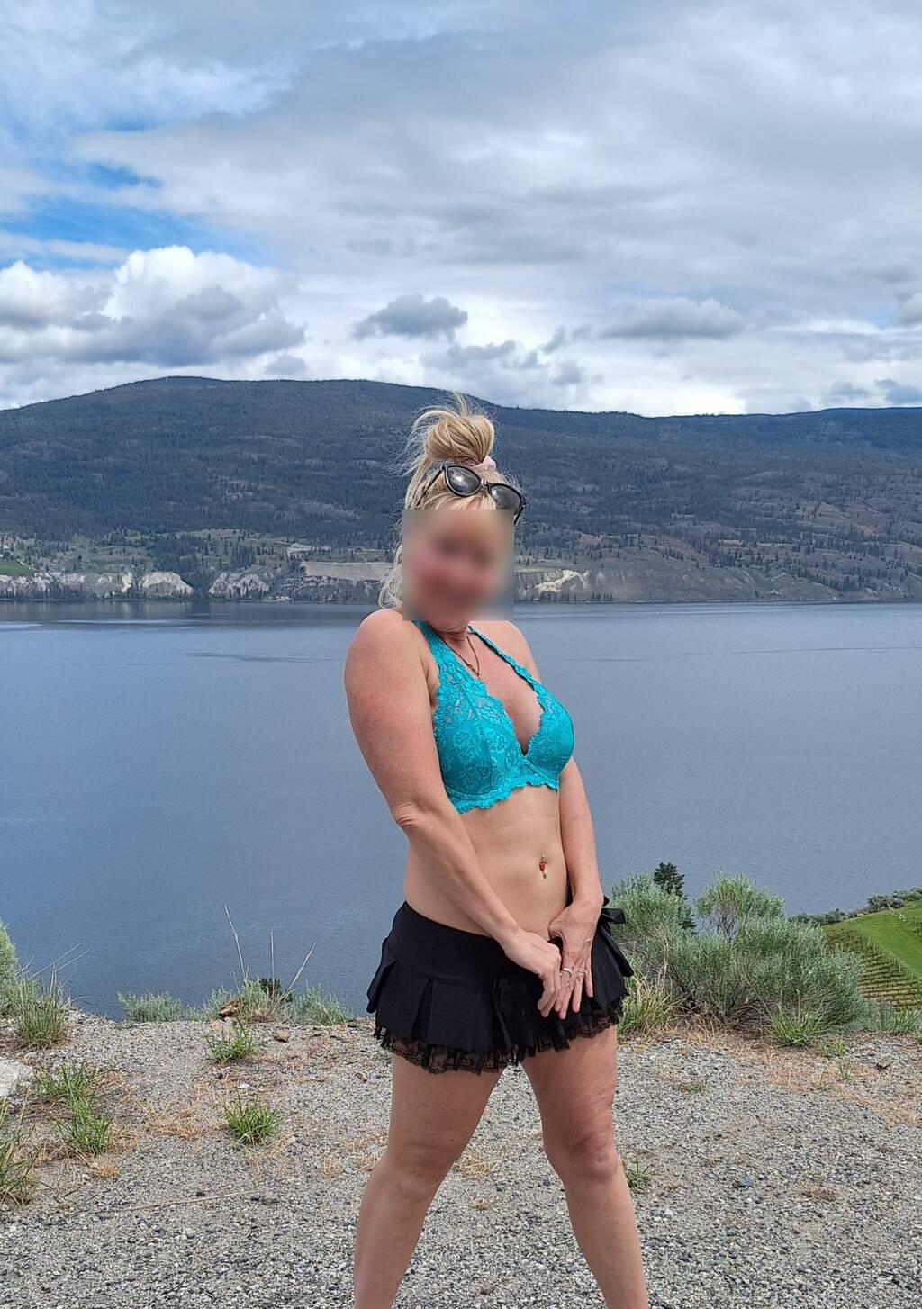 Sexy French Chantal is Female Escorts. | St. Albert | Alberta | Canada | scarletamour.com 