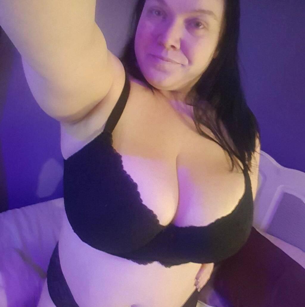 Courtney is Female Escorts. | St. John | New Brunswick | Canada | scarletamour.com 