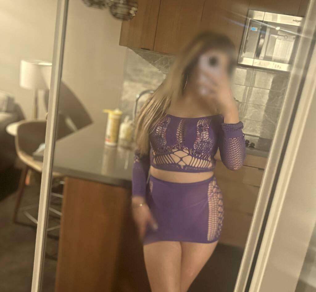 Stella is Female Escorts. | London | Ontario | Canada | scarletamour.com 