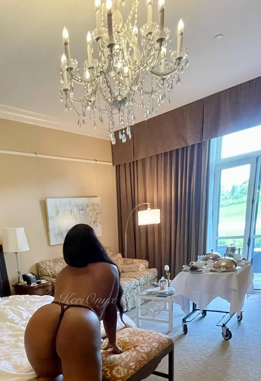 Keri Onyx is Female Escorts. | London | Ontario | Canada | scarletamour.com 