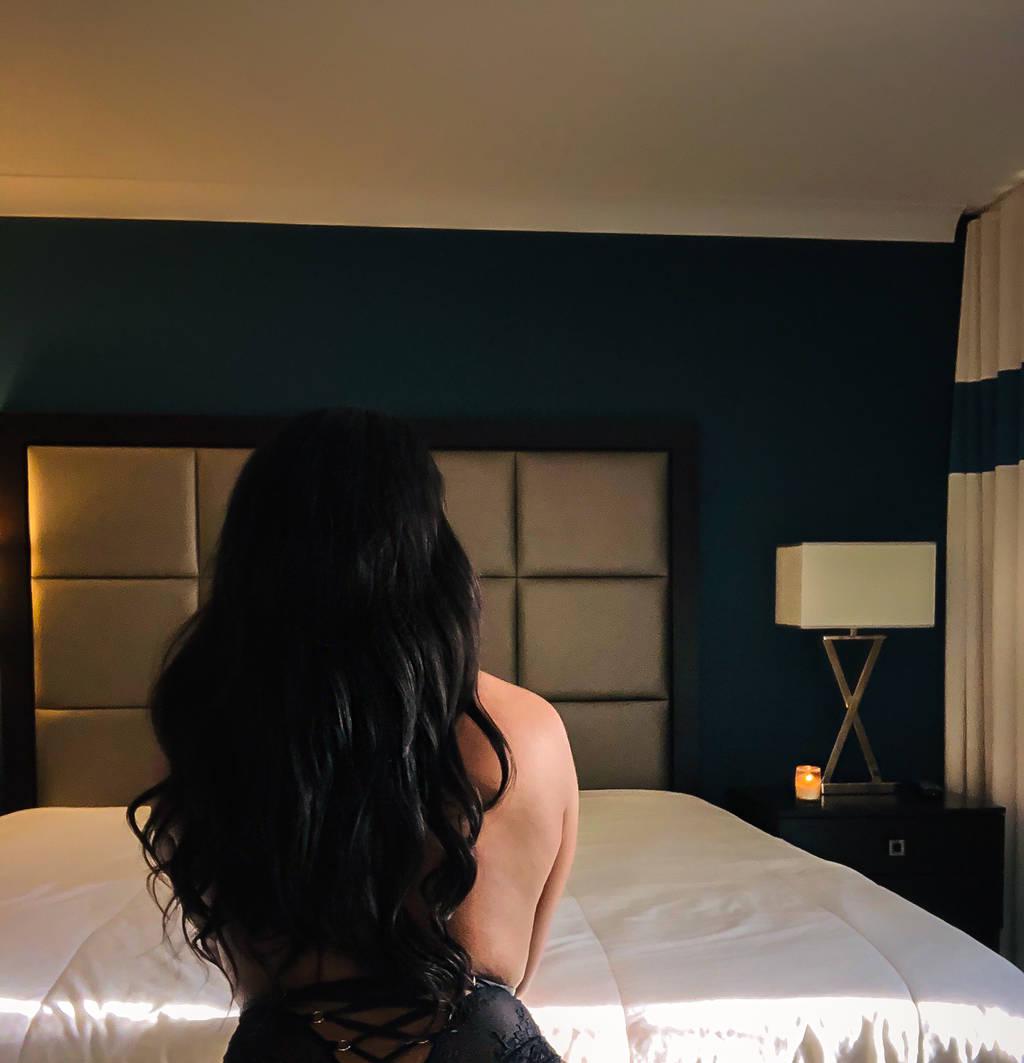 Keri Onyx is Female Escorts. | London | Ontario | Canada | scarletamour.com 