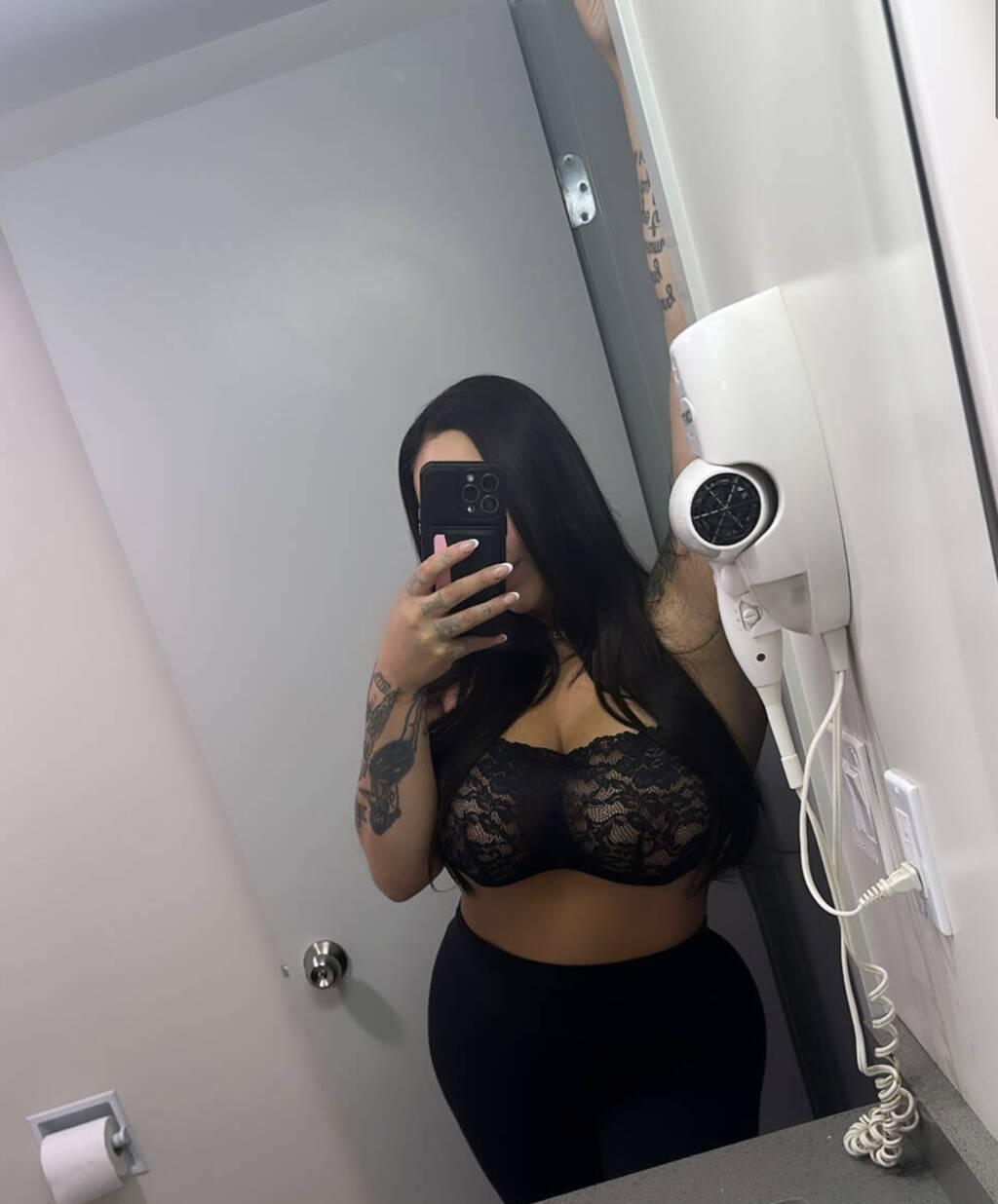 Kelly is Female Escorts. | Grande Prairie | Alberta | Canada | scarletamour.com 