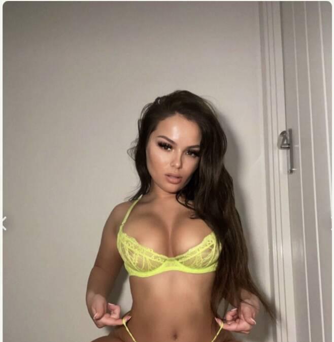 Stella is Female Escorts. | Barrie | Ontario | Canada | scarletamour.com 