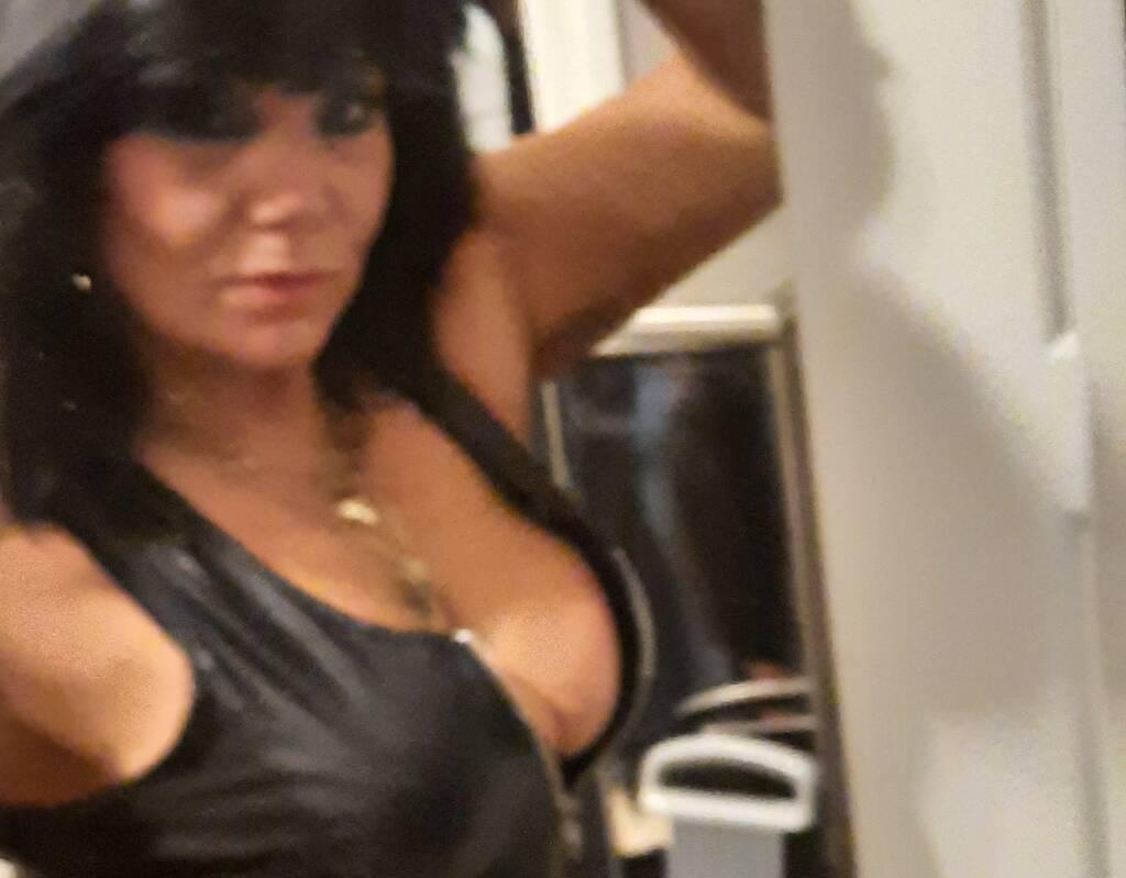 Stacey is Female Escorts. | windsor | Ontario | Canada | scarletamour.com 