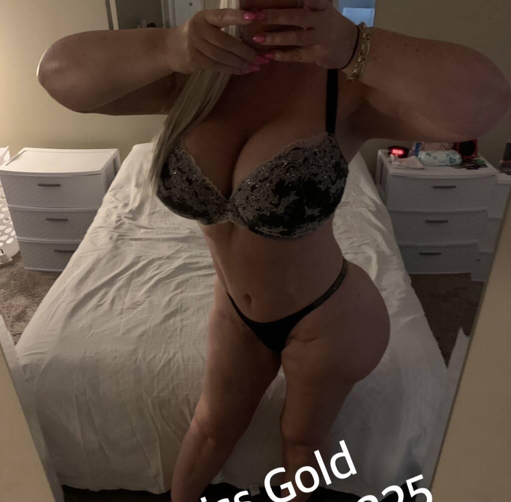 Alexiss Gold is Female Escorts. | Kingston | Ontario | Canada | scarletamour.com 