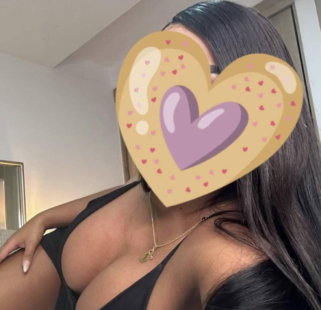 Rosie is Female Escorts. | Winnipeg | Manitoba | Canada | scarletamour.com 