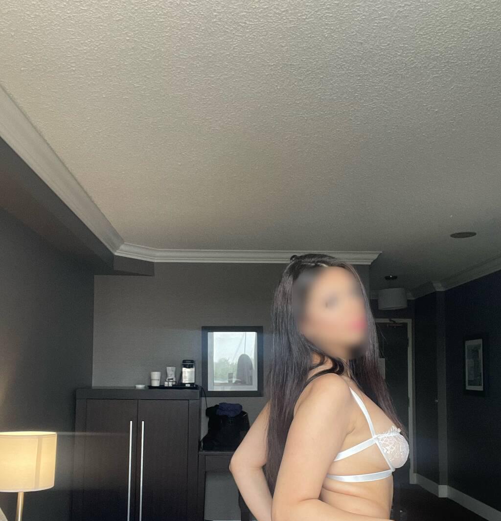 Selina Sweet is Female Escorts. | Toronto | Ontario | Canada | scarletamour.com 