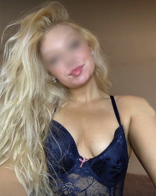  is Female Escorts. | San Fernando Valley | California | United States | scarletamour.com 