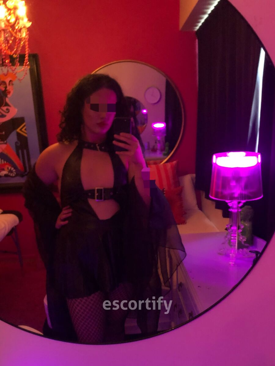 Lucia Perverse is Female Escorts. | Wellington | New Zealand | New Zeland | scarletamour.com 