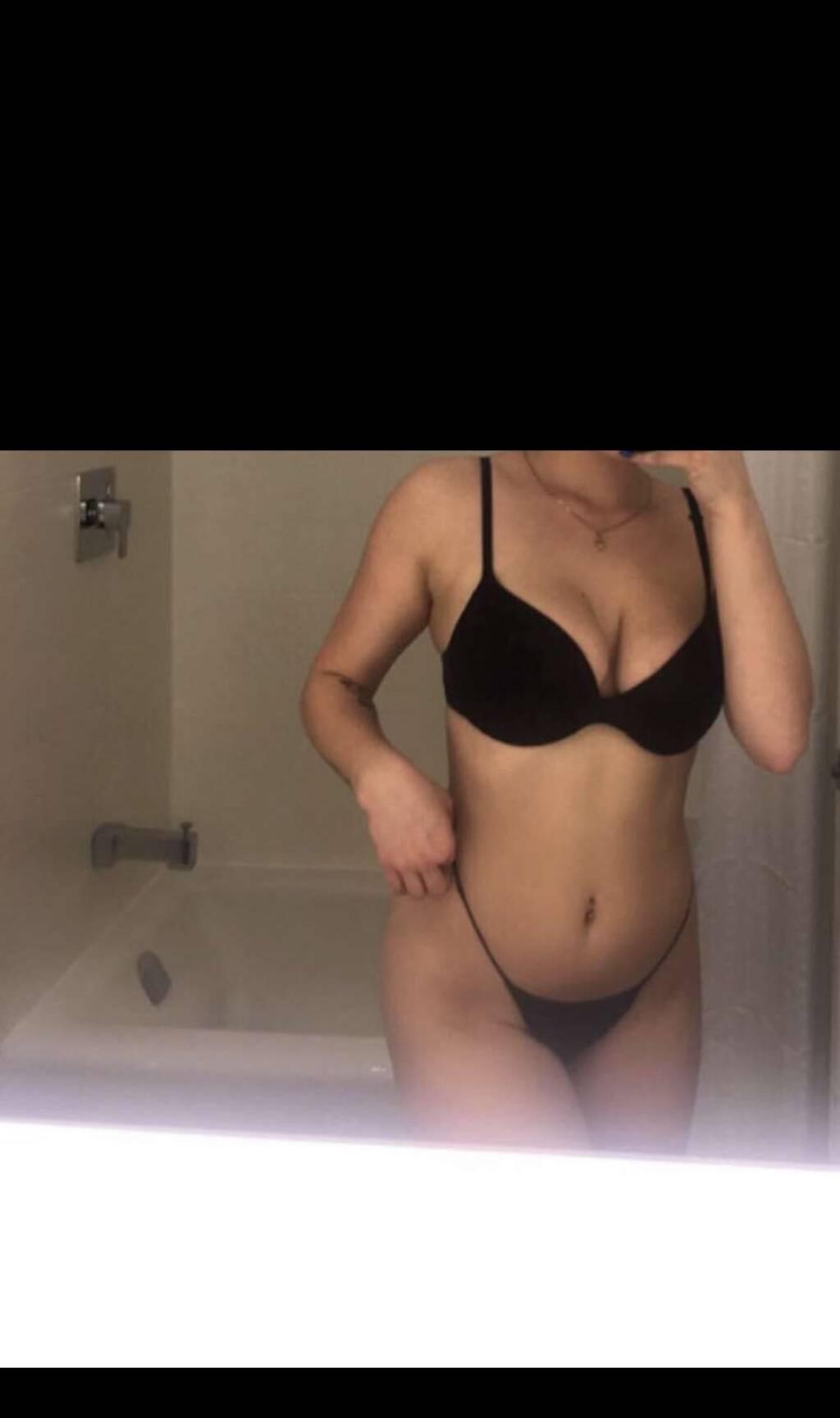 Val is Female Escorts. | Kitchener | Ontario | Canada | scarletamour.com 