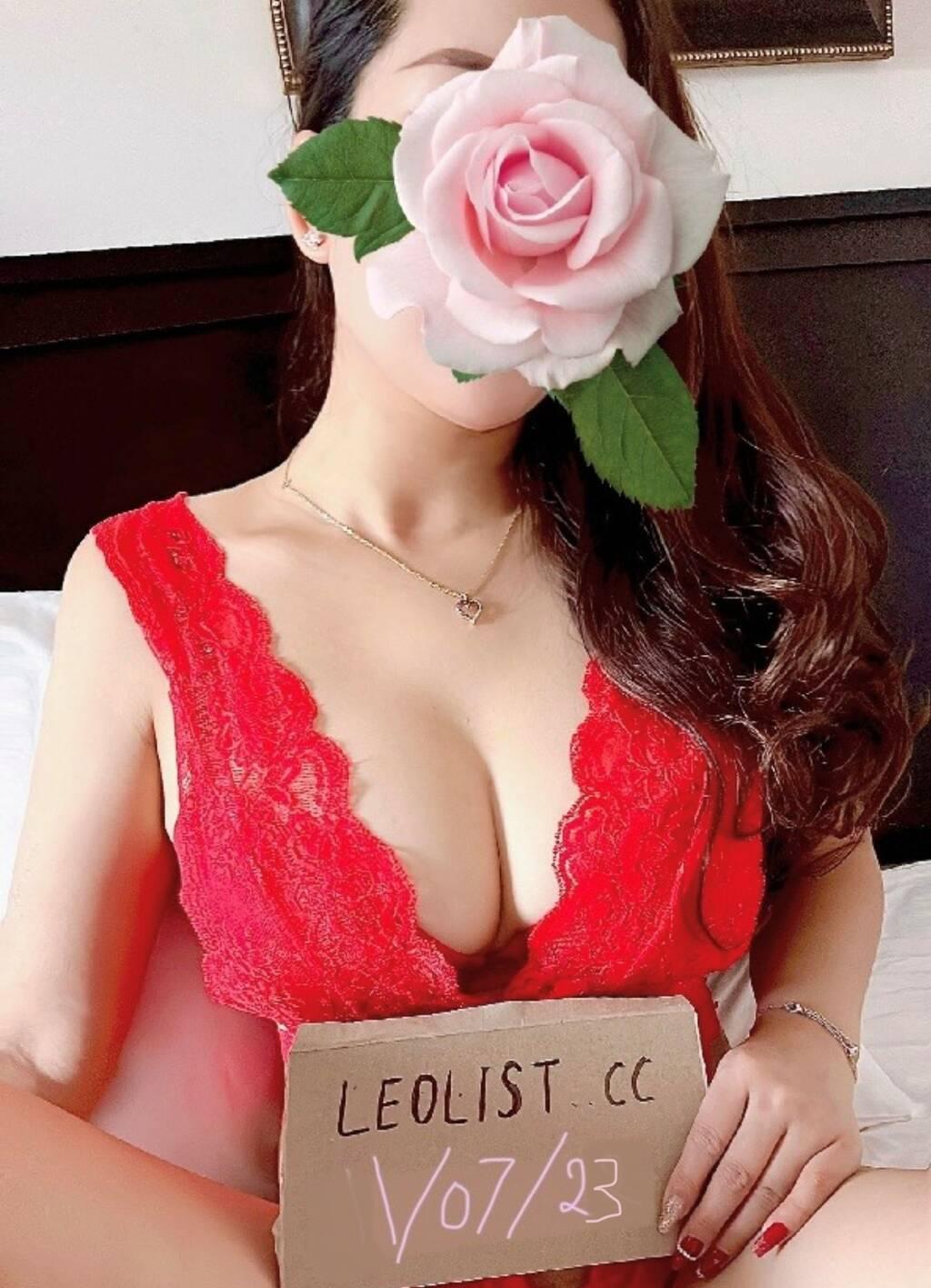 Sarah is Female Escorts. | Kelowna | British Columbia | Canada | scarletamour.com 