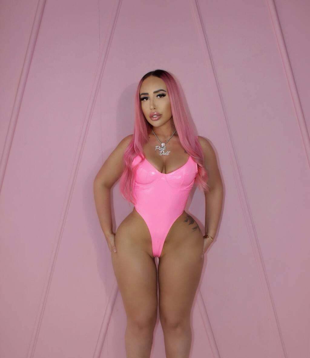 Pink Doll ~InstagramModel is Female Escorts. | Toronto | Ontario | Canada | scarletamour.com 