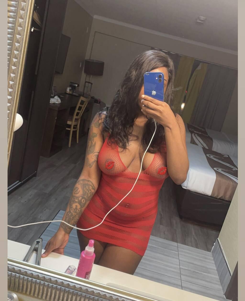 Stacy is Female Escorts. | Edmonton | Alberta | Canada | scarletamour.com 