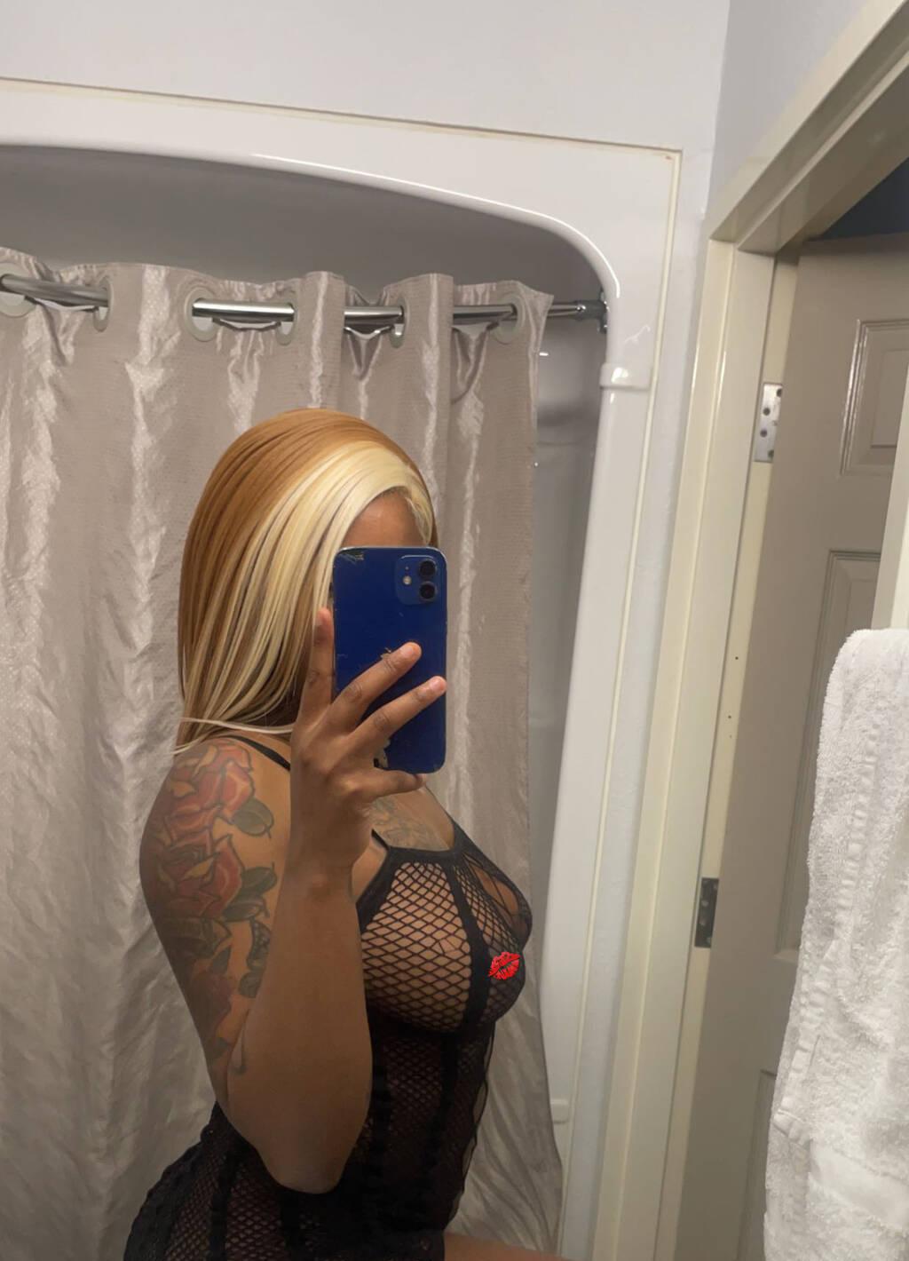 Stacy is Female Escorts. | Edmonton | Alberta | Canada | scarletamour.com 