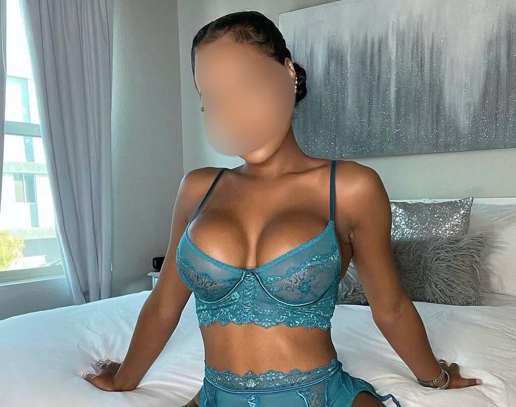 Kellyy is Female Escorts. | Barrie | Ontario | Canada | scarletamour.com 