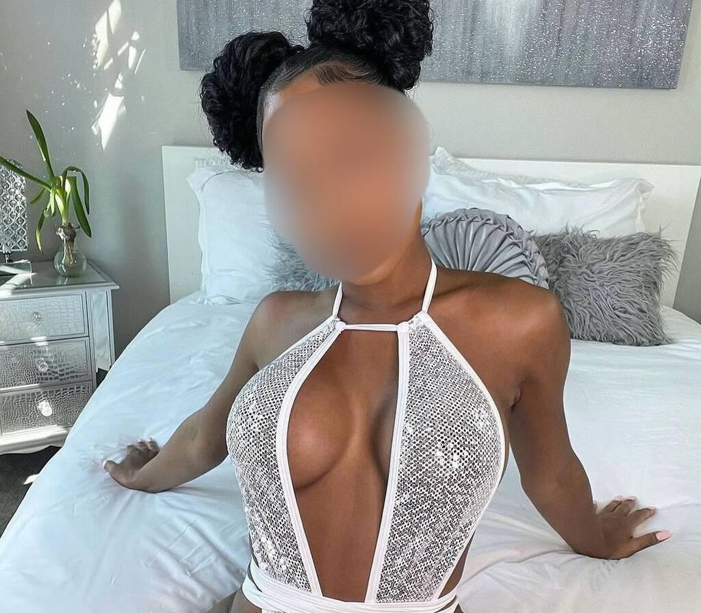 Kellyy is Female Escorts. | Barrie | Ontario | Canada | scarletamour.com 