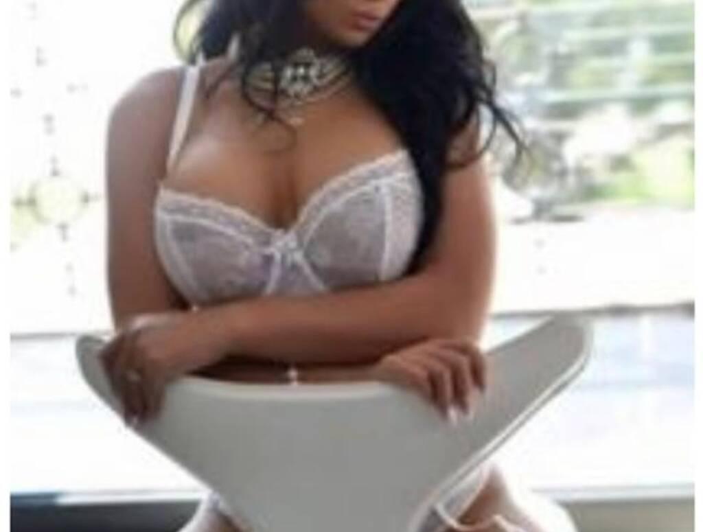 705.990.0052  THALIA is Female Escorts. | Barrie | Ontario | Canada | scarletamour.com 