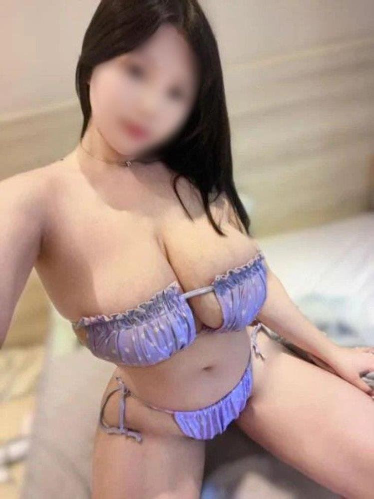 Hot RINNIE is Female Escorts. | Wollongong | Australia | Australia | scarletamour.com 