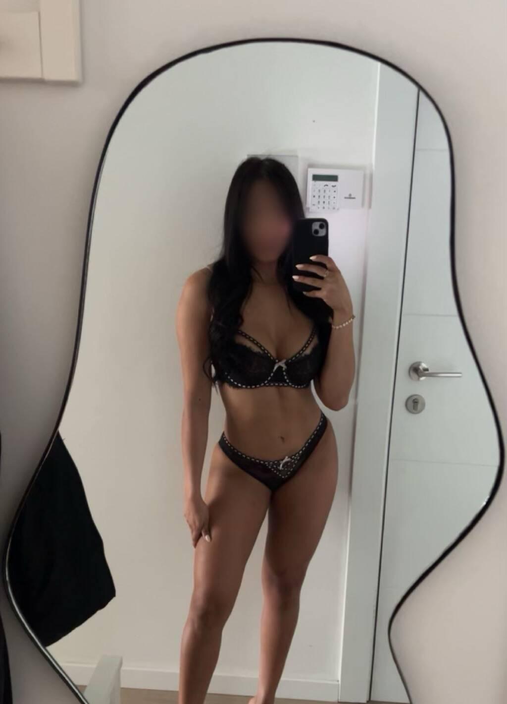 Daniela is Female Escorts. | Vancouver | British Columbia | Canada | scarletamour.com 