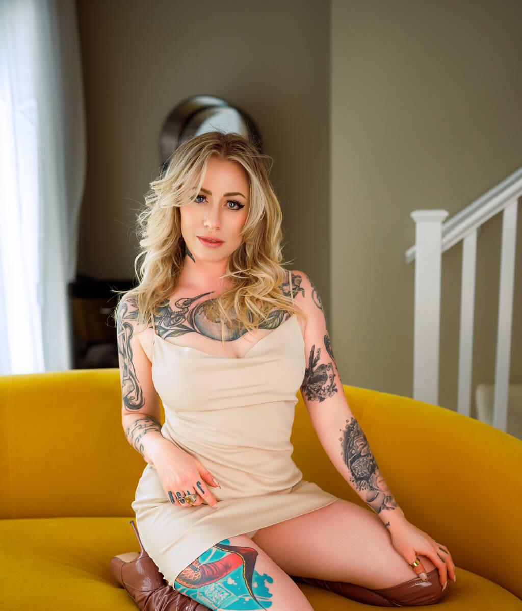 Charlee Beckett is Female Escorts. | Calgary | Alberta | Canada | scarletamour.com 